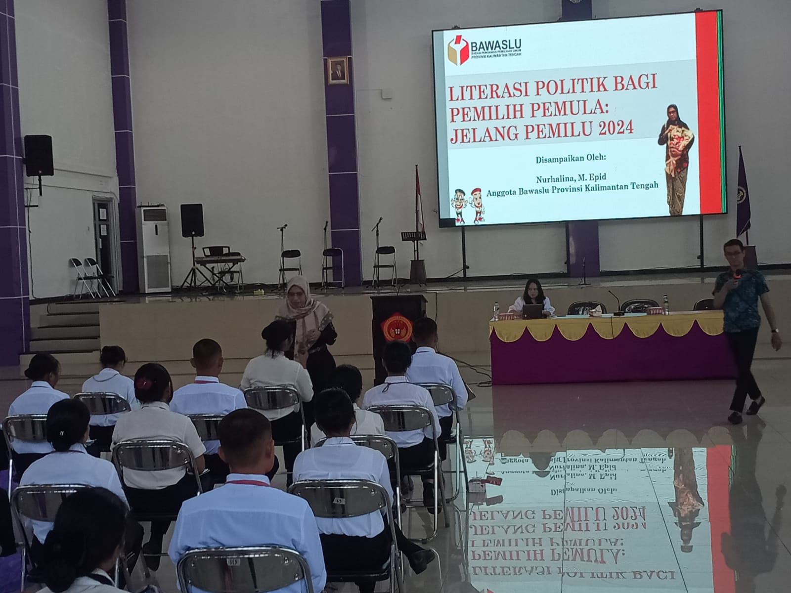Nurhalina Mantapkan Literasi Politik Pemilih Pemula