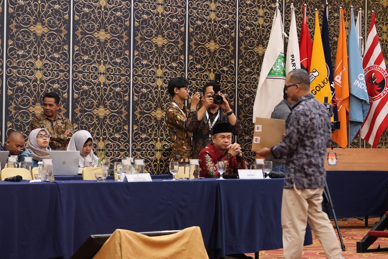 Pengawasan Melekat pada Rapat Pleno Terbuka Rekapitulasi Hasil Penghitungan Perolehan Suara di Tingkat Provinsi