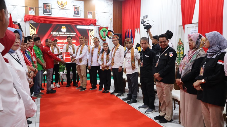 Tetap Komitmen Awasi Langsung dan Melekat Terhadap KPU dan Pendaftar