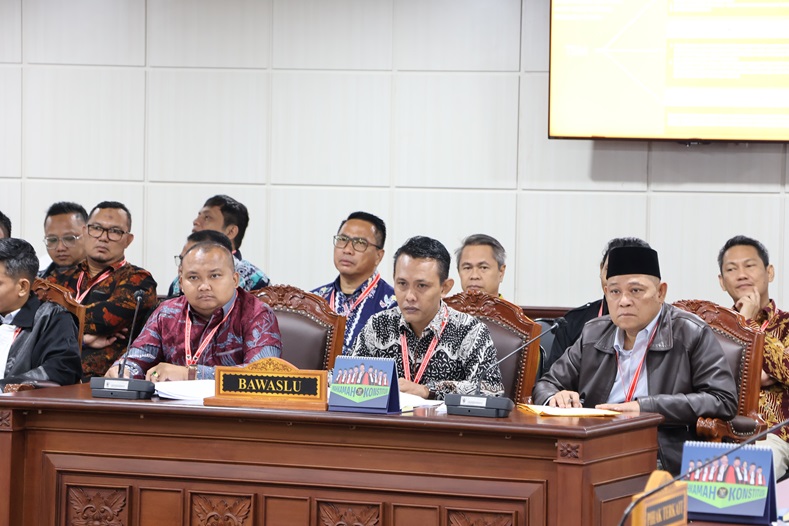 Sidang Pendahuluan dalam Kasus Permohonan Paslon Gubernur Kalimantan Tengah
