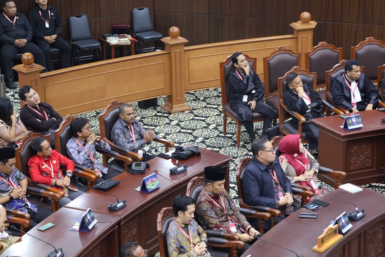 MK Menolak Seluruhnya Eksepsi dan Permohonan Paslon Nomor Urut 1 terkait Perselisihan Hasil Pemilihan Bupati dan Wakil Bupati Lamandau Tahun 2024