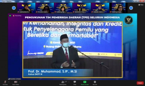Menegakan Kemandirian, Integritas dan Kredibilitas Penyelenggara Pemilu DKPP Kukuhkan 2 TPD Unsur Bawaslu