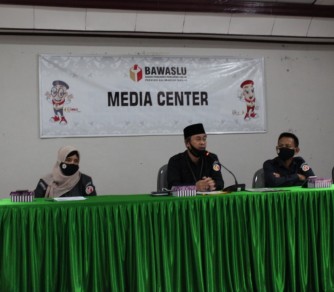 Bawaslu Kalteng Melakukan Rapat Koordinasi Bersama Partai Politik Dan Liaison Officer Dari Bakal Pasangan Calon