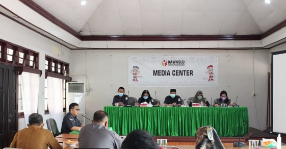 Awali Rapat Tahun 2022 Bawaslu Kalteng Siap Kelola Anggaran Efektif dan Efesien