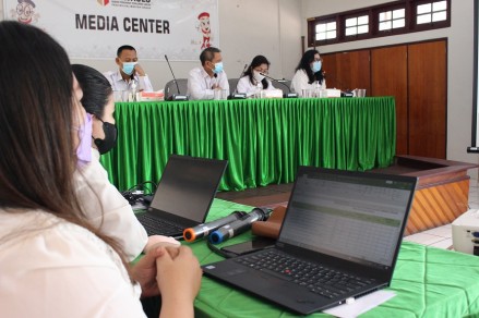 Bahas Dana Hibah Bawaslu Kalteng Gelar Rapat Internal