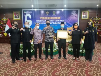 Bawaslu Kalteng : Penerima Penganugerahan Keterbukaan Informasi Badan Publik Tahun 2020