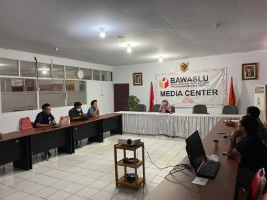 Diskusi Internal Divisi Hukum, â€œMasa Kampanye 2024 Diperpendek: Siapa Diuntungkan, Siapa Dirugikan ?â€