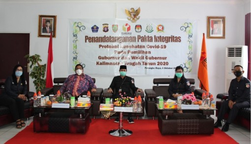 Hadiri Penandatanganan Pakta Integritas Pencegahan, Pengawasan dan Penindakan Pelanggaran Protokol Kesehatan Covid-19