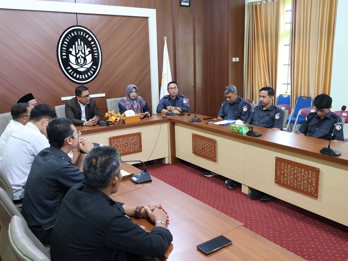 Anggota Bawaslu Kalteng Siti Wahidah dan Benny Setia lakukan audiensi bersama UIN Palangka Raya dalam rangka pembahasan MoU antara Bawaslu Kalteng dan UIN Palangka Raya, Senin (23/2/2026).