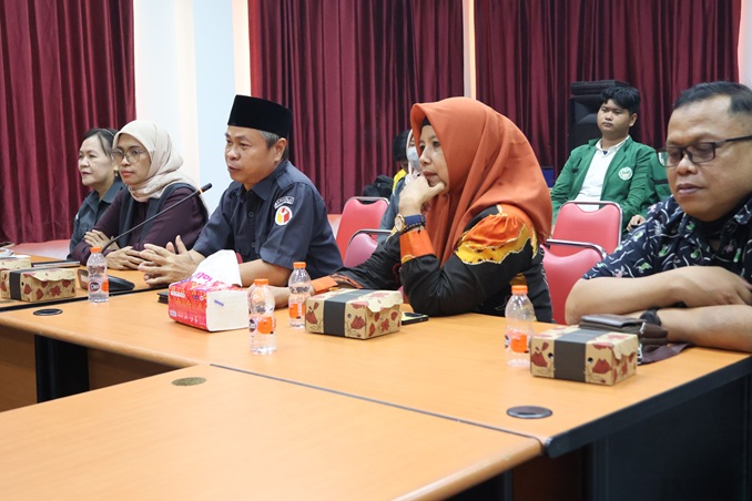 Ketua Bawaslu Kalteng Satriadi bersama Anggotanya serta Sekretariat, terima kunjungan PPP di ruang rapat, Palangka Raya, Selasa (29/9/2026).