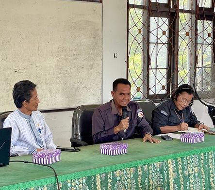 Foto tengah, Anggota Bawaslu Kalteng Kristaten Jon, Sosialisasikan Debat Penegakan Hukum Pemilu VI Tahun 2026 yang dilaksanakan di Universitas Islam Negeri (UIN) Palangka Raya, Senin (6/7/2026).