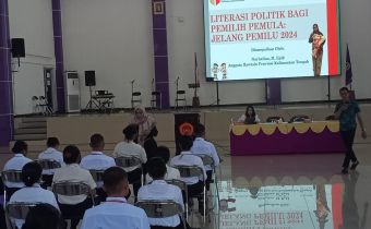 Nurhalina Mantapkan Literasi Politik Pemilih Pemula