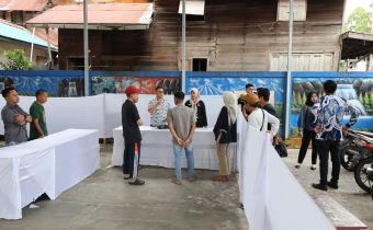 Bawaslu Kalteng Awasi Ketat H-1 PSU di TPS 04 Malawaken dan TPS 01 Kelurahan Melayu