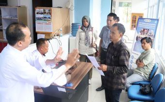 Bawaslu Kalteng dan Bawaslu Barut Awasi Proses Verifikasi Administrasi Pencalonan Bupati dan Wakil Bupati 2024