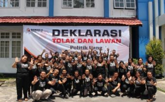 BAWASLU KALTENG DEKLARASIKAN TOLAK DAN LAWAN POLTIK UANG SERTA POLITISASI SARA DALAM PILKADA TAHUN 2018