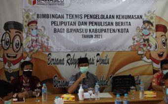 Bawaslu Kalteng : Gelar Bimtek Kehumasan di Pulang Pisau