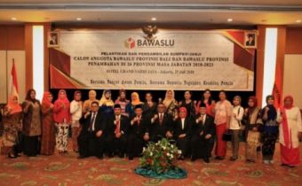 Penambahan Anggota Bawaslu Kalteng Dilantik