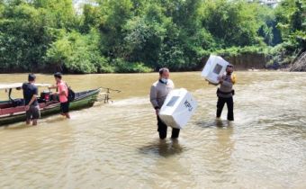 Empat Kotak Hasil Rekap Selamat Dari Kejadian Perahu Karam 