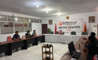 Diskusi Internal Divisi Hukum, â€œMasa Kampanye 2024 Diperpendek: Siapa Diuntungkan, Siapa Dirugikan ?â€