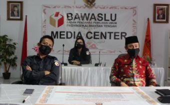 Ketua dan Anggota Bawaslu Provinsi Kalteng Hadiri Deklarasi Damai Pemilihan Gubernur dan Wakil Gubernur Kalimantan Tengah Tahun 2020 Secara Virtual