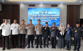 Kapolda Kalimantan Tengah Irjen Pol. Iwan Kurniawan, S.I.K., M.Si didampingi jajaran menyambut kunjungan Ketua Bawaslu Kalteng, Anggota dan Kepala Sekretariat, bertempat di Lobi Polda Kalteng, Palangka Raya, Senin (6/4/2026).