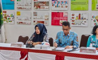 Anggota Bawaslu Kalteng, Siti Wahidah, bersama Anggota Bawaslu Kota Palangka Raya menghadiri Rapat Pleno Terbuka Rekapitulasi dan Penetapan Data Pemilih Berkelanjutan (PDPB) Triwulan I Tahun 2026 di Aula RPP KPU Kota Palangka Raya, Kamis (2/4/2026).