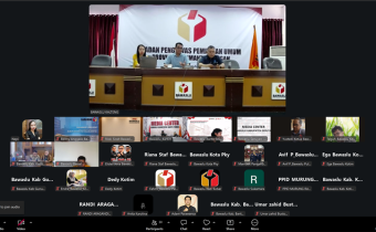 Anggota Bawaslu Kalteng, Kristaten Jon, didampingi Kabag Hukum, Humas, dan Data Informasi Jimmy Anwar, memimpin Rapat Koordinasi Penilaian Keterbukaan Informasi Publik Bawaslu Kabupaten/Kota Tahun 2026 secara daring yang diikuti Bawaslu Kabupaten/Kota se-Kalimantan Tengah, Kamis (16/7/2026).
