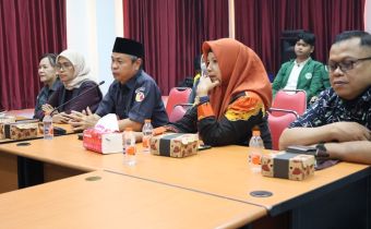 Ketua Bawaslu Kalteng Satriadi bersama Anggotanya serta Sekretariat, terima kunjungan PPP di ruang rapat, Palangka Raya, Selasa (29/9/2026).