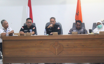 Arahan oleh Ketua Bawaslu Kalteng Satriadi, pada rapat Monitoring Evaluasi dan Pembinaan di Bawaslu Kabupaten Katingan, Rabu (7/10/2026).