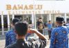 Ketua Bawaslu Kalteng, Satriadi, selaku pembina upacara Peringatan Hari Lahir Pancasila Tahun 2026 di lingkungan Bawaslu Kalteng, Palangka Raya, Senin (1/6/2026).